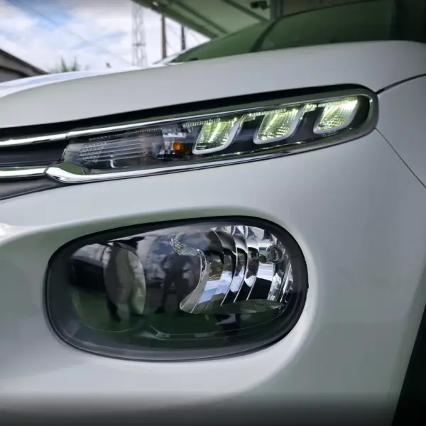 Citroen C3 1.2 PureTech Shine 8