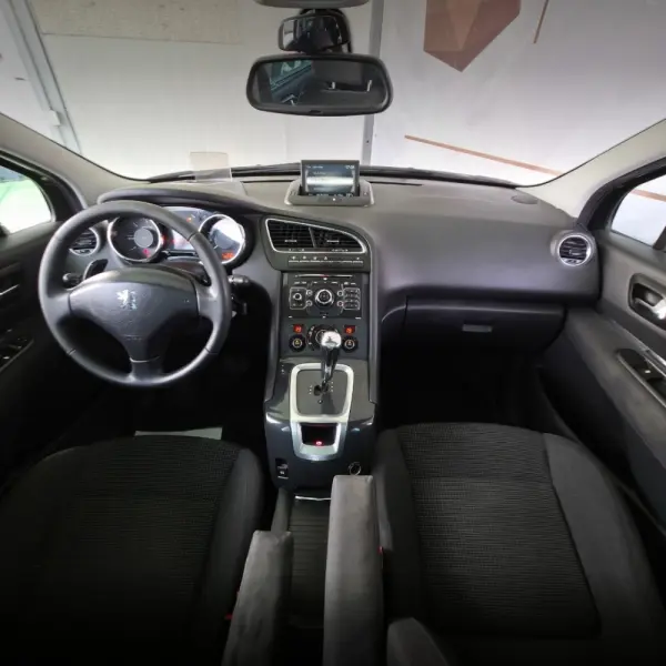 Peugeot 5008 1.6 E-HDi Allure 2-Tronic J17 6