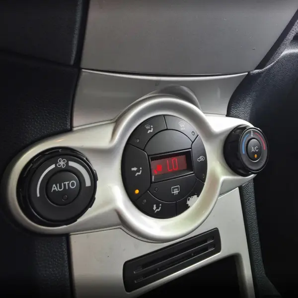 Ford Fiesta 1.4 TDCI Titanium 14