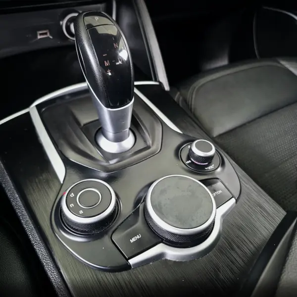 Alfa Romeo Stelvio 2.2 D Super AT8 17