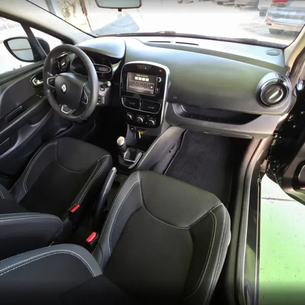 Renault Clio 1.2 16V 75 Experience 22