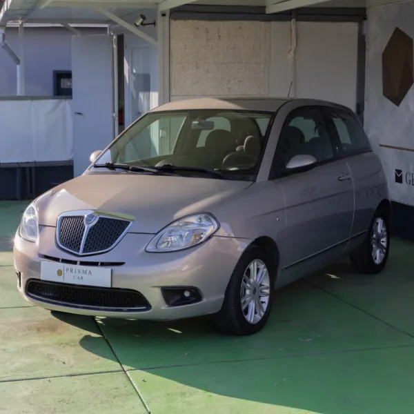 Lancia Ypsilon 1.2 Lusso 5 4
