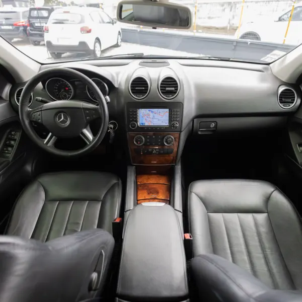 Mercedes-Benz ML 320 13