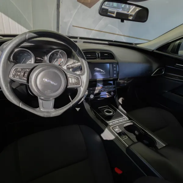 Jaguar XE 2.0 D Pure Aut. 13