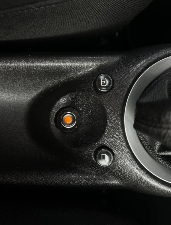 MINI 3 Portas One D 9