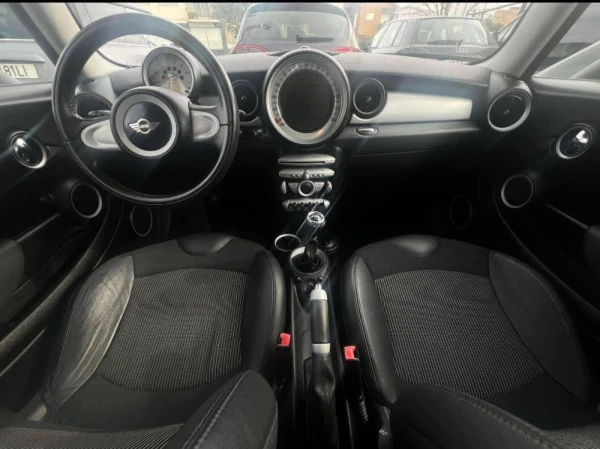 MINI 3 Portas One D 5