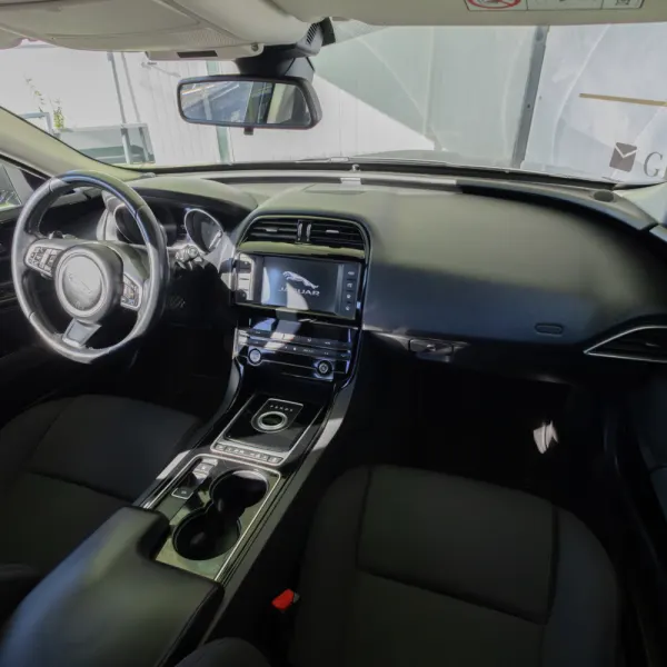 Jaguar XE 2.0 D Pure Aut. 9