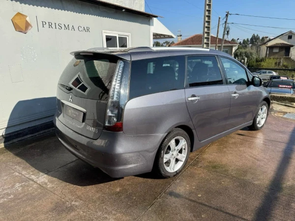 Mitsubishi Grandis 2.0 DI-D Insport 4