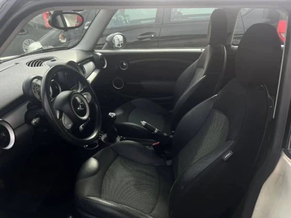 MINI 3 Portas One D 6