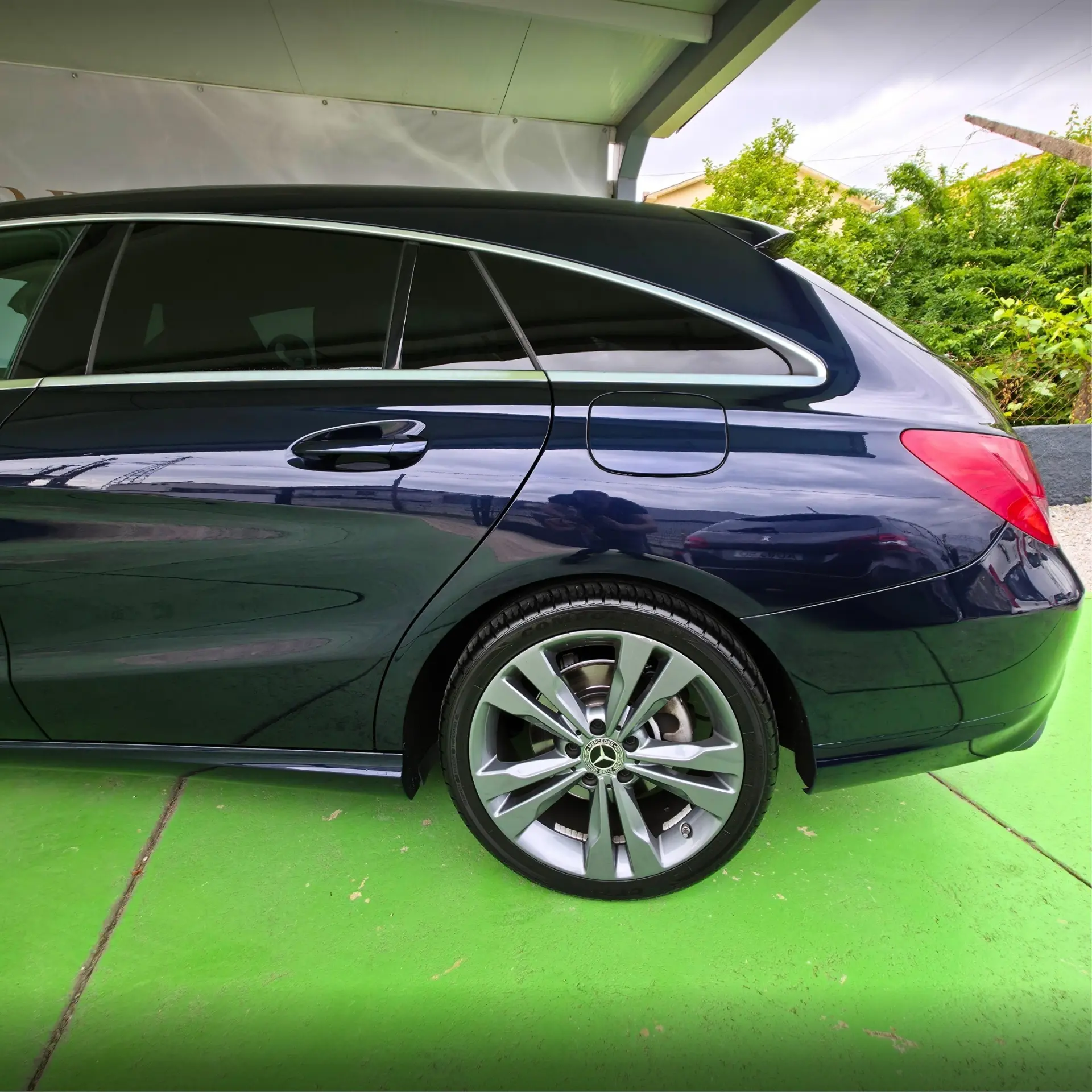 Mercedes-Benz CLA 180 d Shooting Brake 9