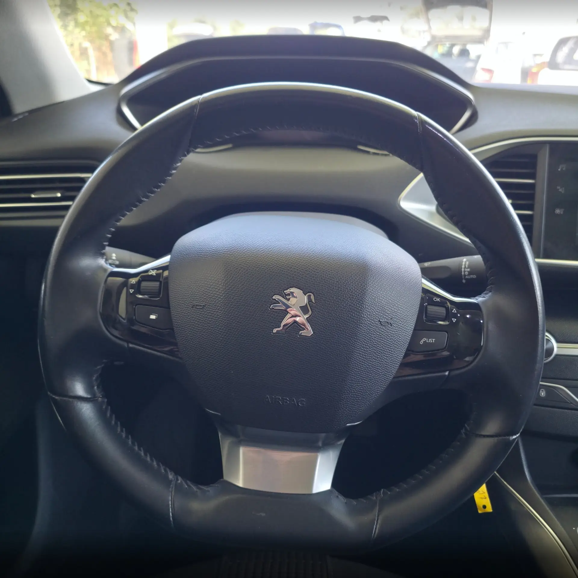 Peugeot 308 SW 1.5 BlueHDi Allure 13