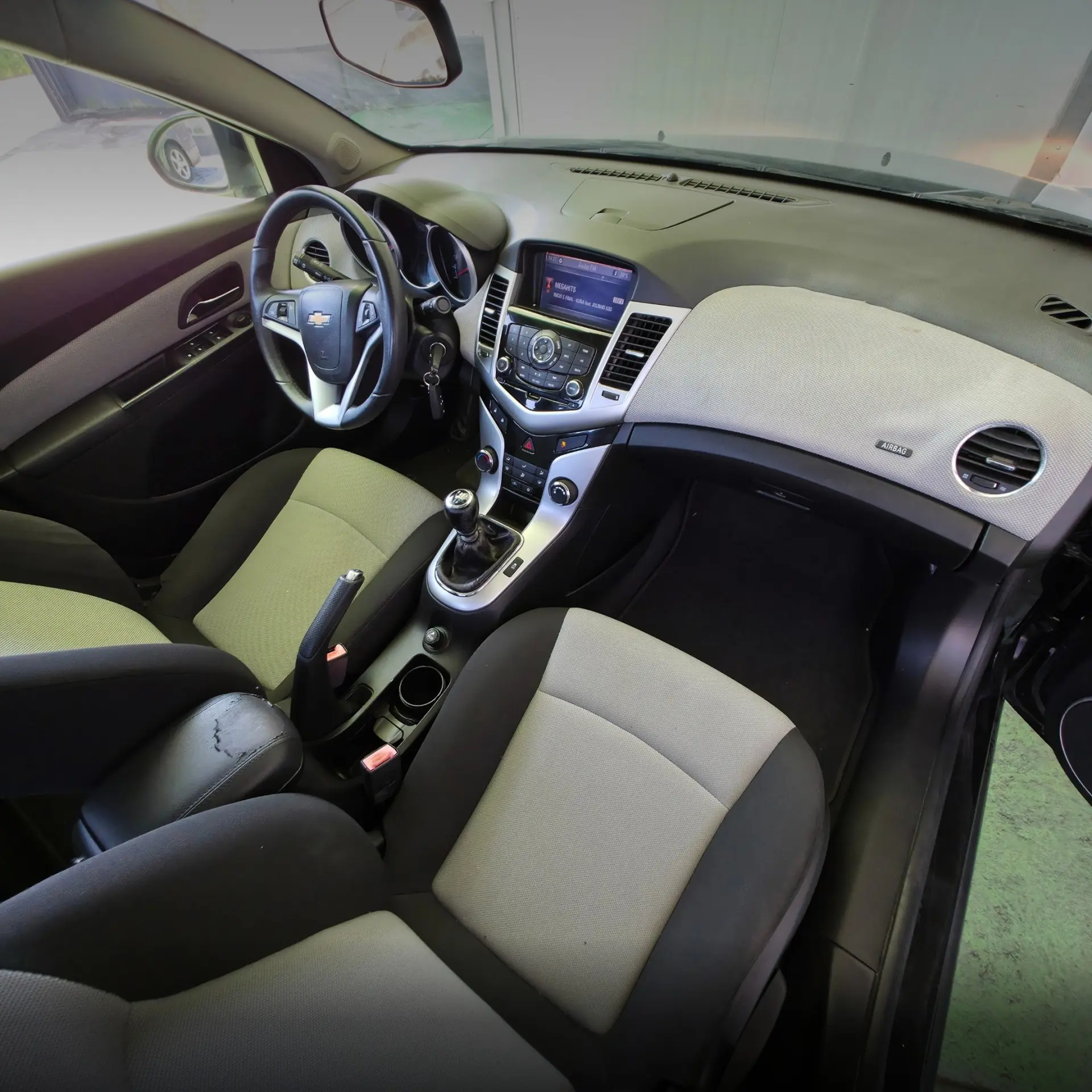 Chevrolet Cruze 1.6 LS 5