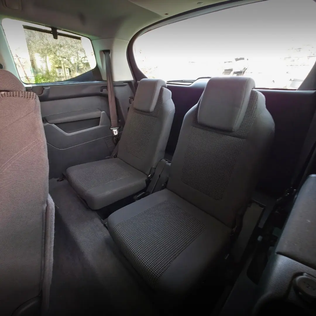 Peugeot 5008 1.6 E-HDi Allure 2-Tronic J17 11