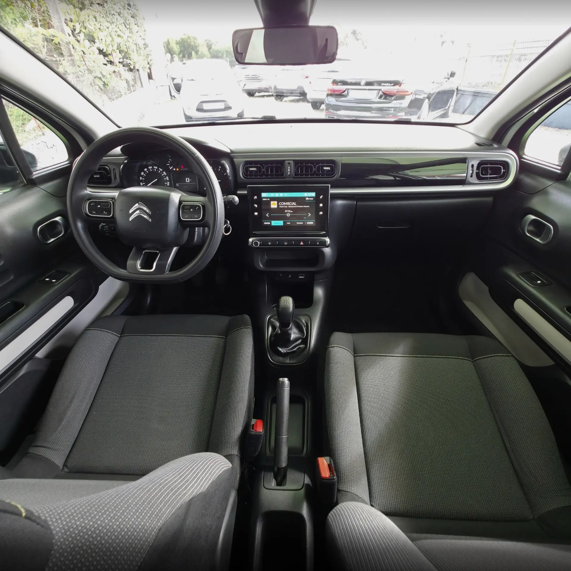 Citroen C3 1.2 PureTech Shine 21