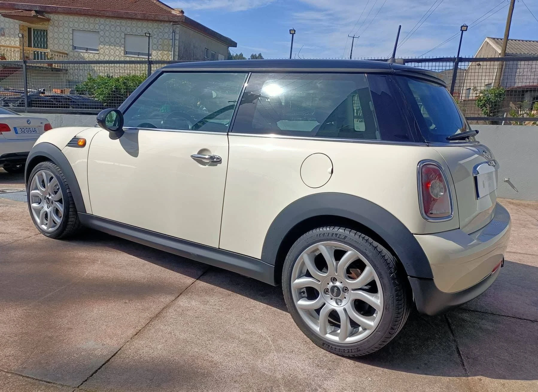 MINI 3 Portas One D 4
