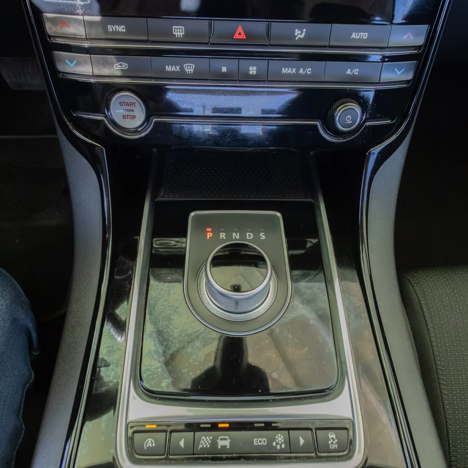 Jaguar XE 2.0 D Pure Aut. 16