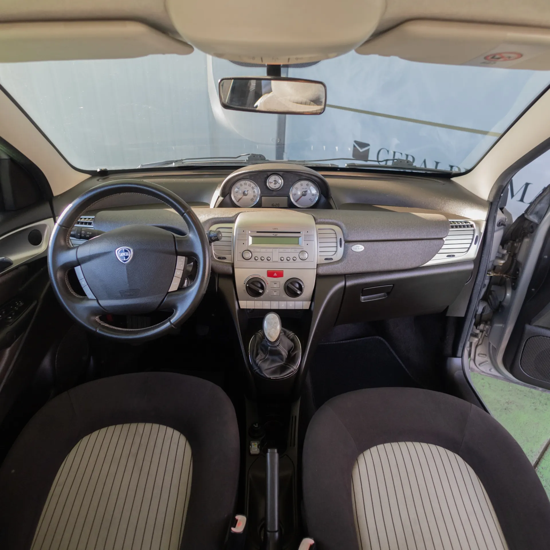 Lancia Ypsilon 1.2 Lusso 5 11