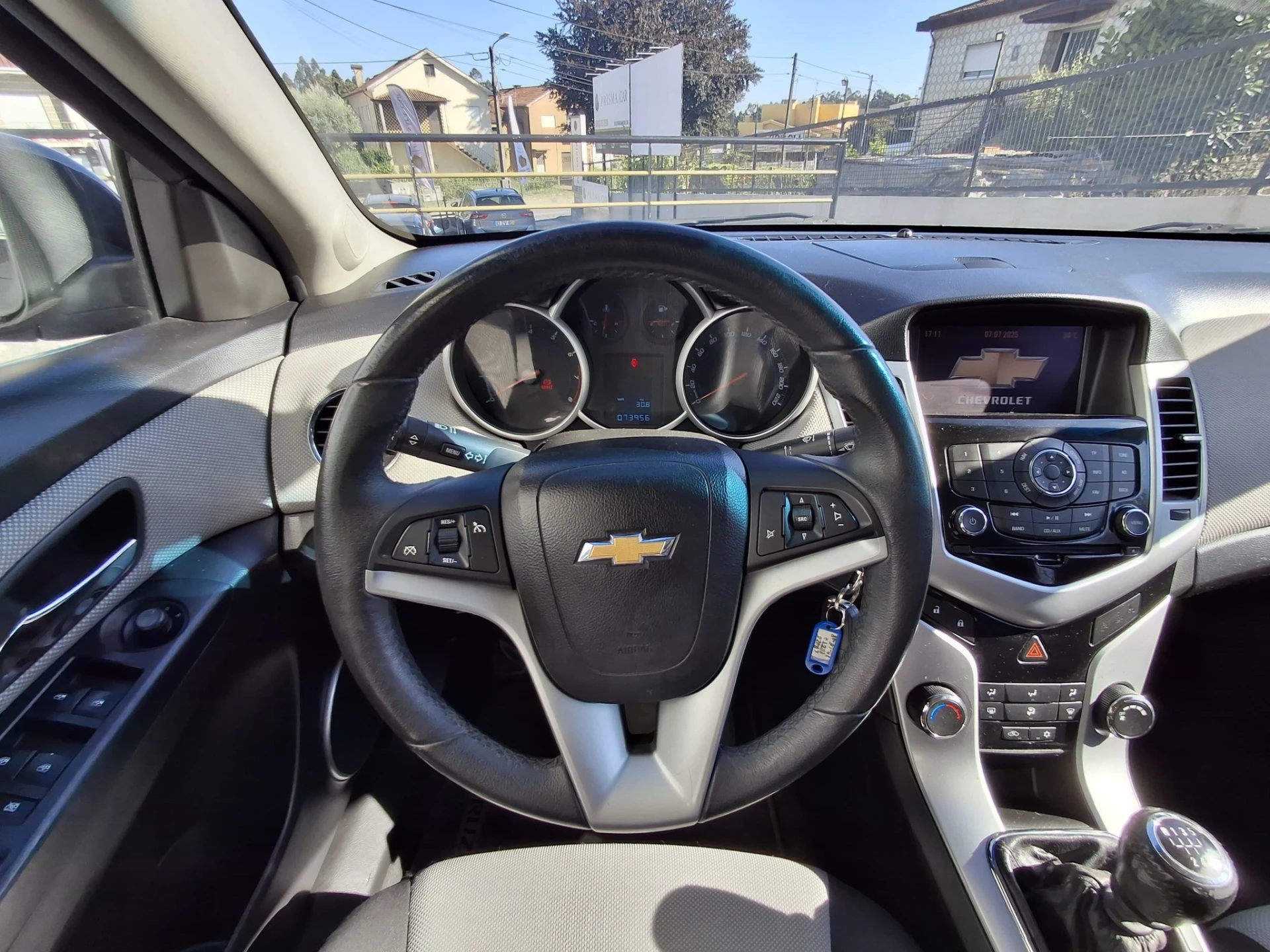 Chevrolet Cruze 1.6 LS 8