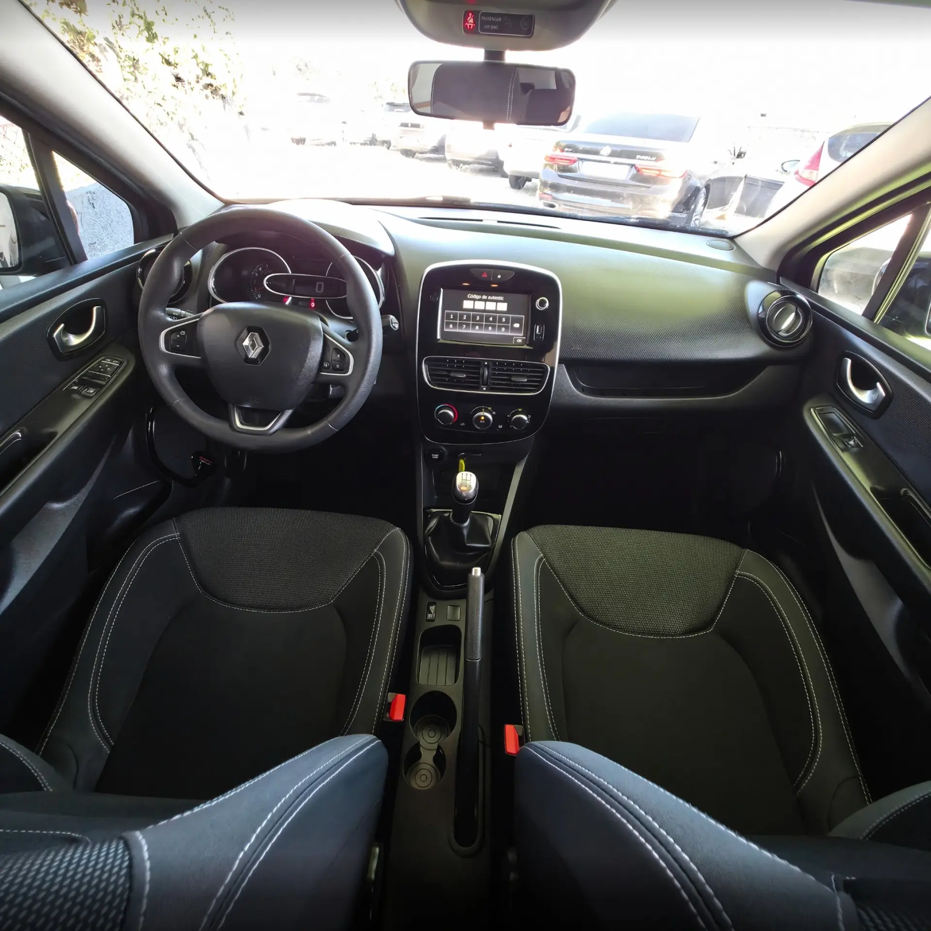 Renault Clio 1.2 16V 75 Experience 19
