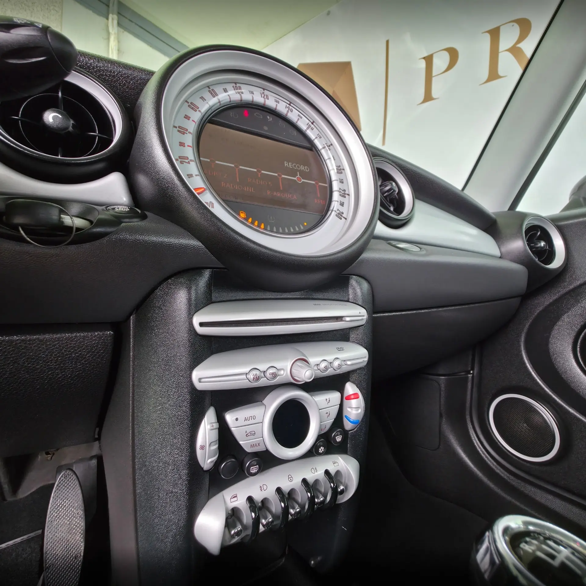 MINI 3 Portas One D 18