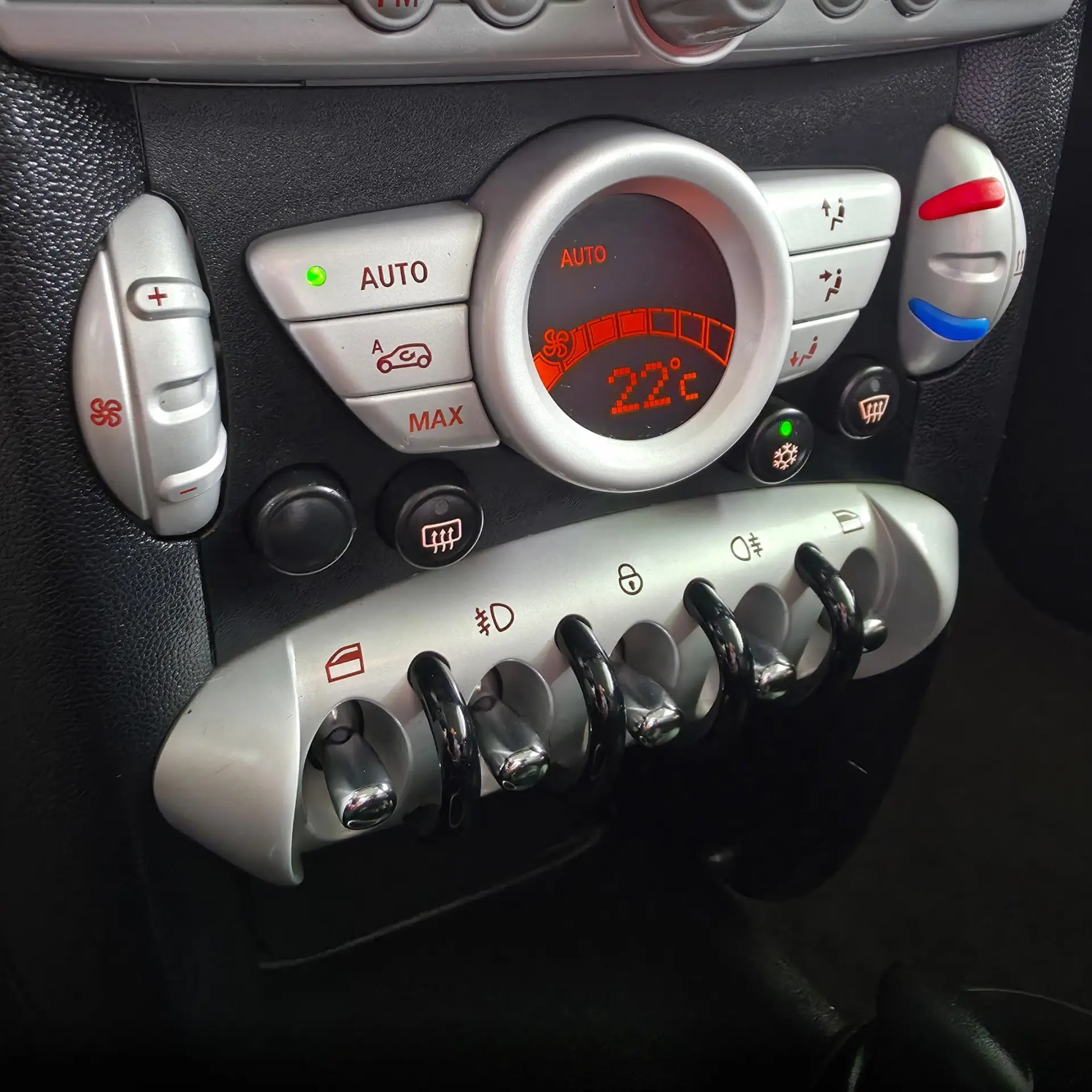 MINI 3 Portas One D 19