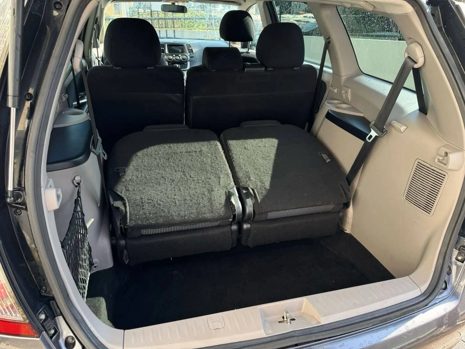 Mitsubishi Grandis 2.0 DI-D Insport 12