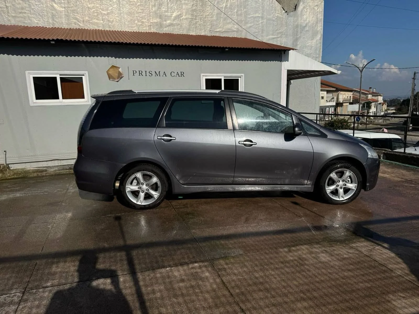 Mitsubishi Grandis 2.0 DI-D Insport 5