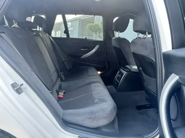 BMW 320 d Pack M 9