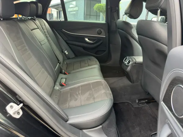 Mercedes-Benz E 300 de AMG Line 10