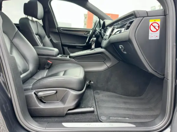 Porsche Macan S PDK 9