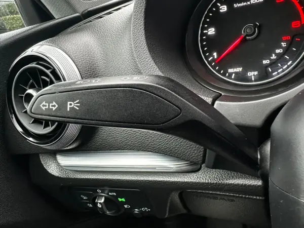 Audi A3 Limousine 1.6 TDI S-line S tronic 16