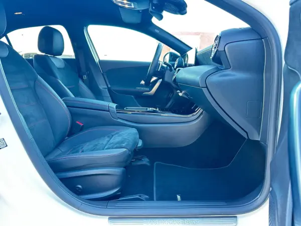 Mercedes-Benz A 180 Limousine d AMG Line Aut. 8