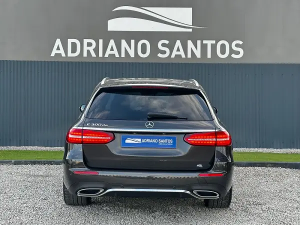 Mercedes-Benz E 300 de AMG Line 5