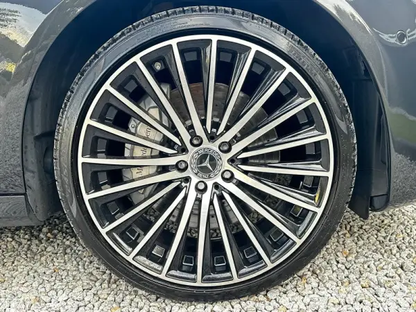 Mercedes-Benz E 300 de AMG Line 7