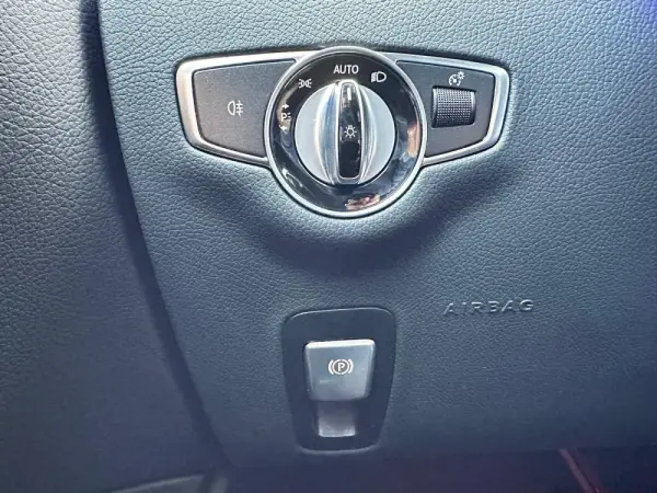 Mercedes-Benz E 300 de AMG Line 18