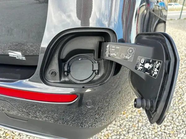 Mercedes-Benz E 300 de AMG Line 27