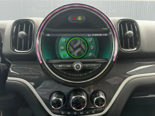 MINI Countryman Cooper SE ALL4 Auto 9