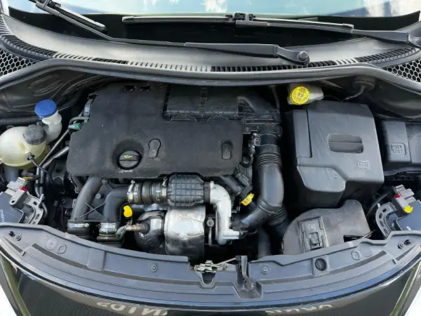 Peugeot 207 1.6 HDi Sport 21