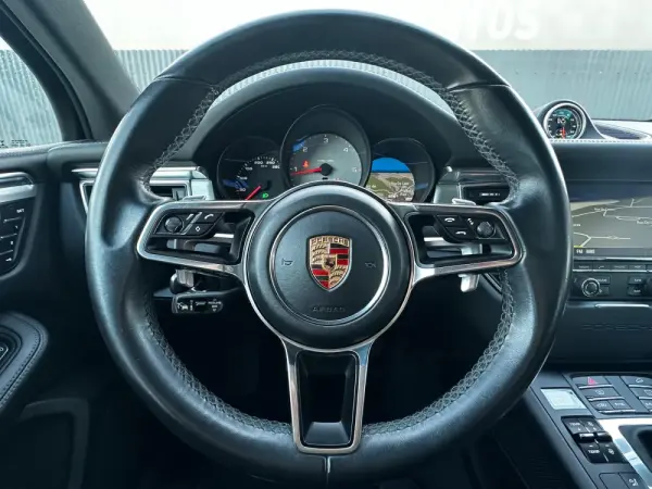 Porsche Macan S PDK 16