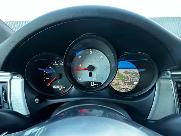 Porsche Macan S PDK 17