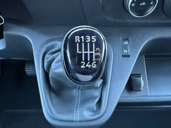 Renault Master Outro 16