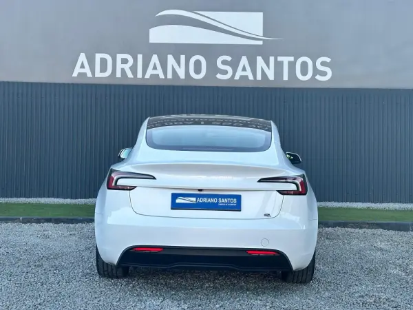 Tesla Model 3 Long Range RWD Business 5