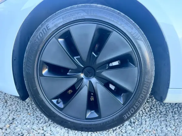 Tesla Model 3 Long Range RWD Business 7