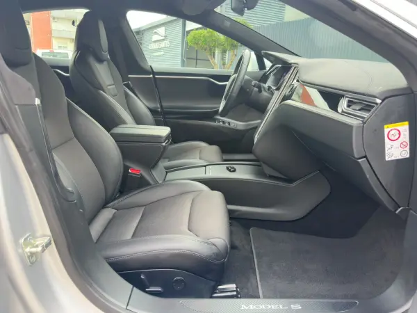 Tesla Model S Performance 8
