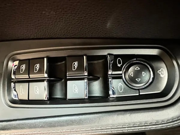 Porsche Macan S PDK 28
