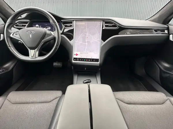Tesla Model S Performance 10