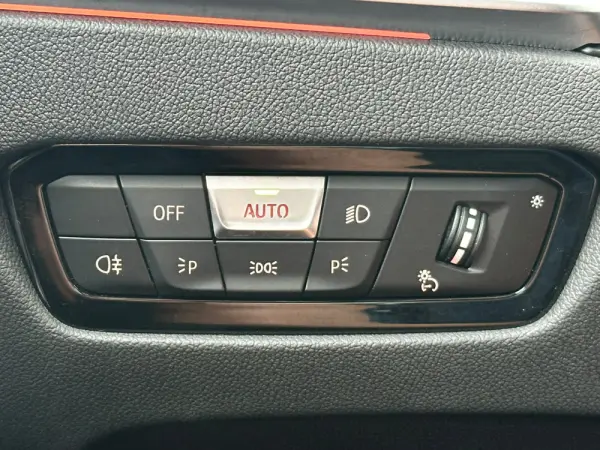 BMW 320 e Line Sport Auto 16