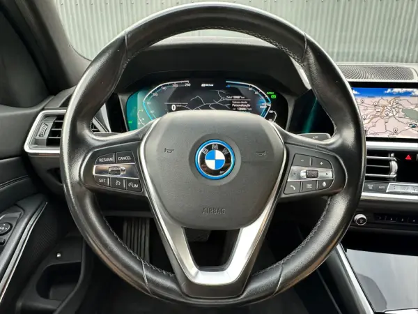 BMW 320 e Line Sport Auto 13