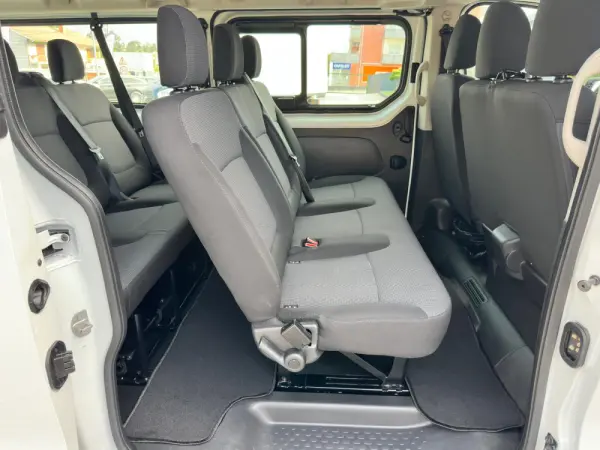 Renault Trafic 2.0 DCI L2 LONGA 10
