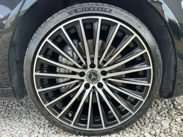 Mercedes-Benz E 300 de AMG Line 8